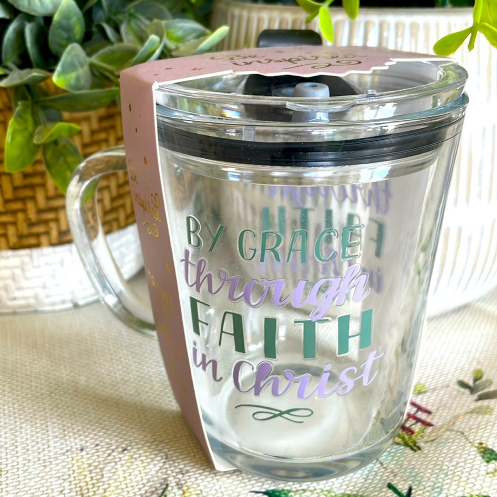 ✨NWT By Grace Through Faith In Christ Glass Tumbler💜